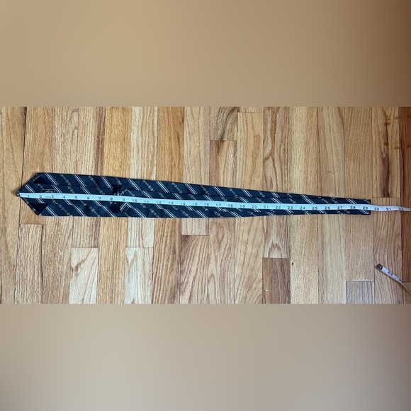 Mens Gucci tie - Picture 9 of 10